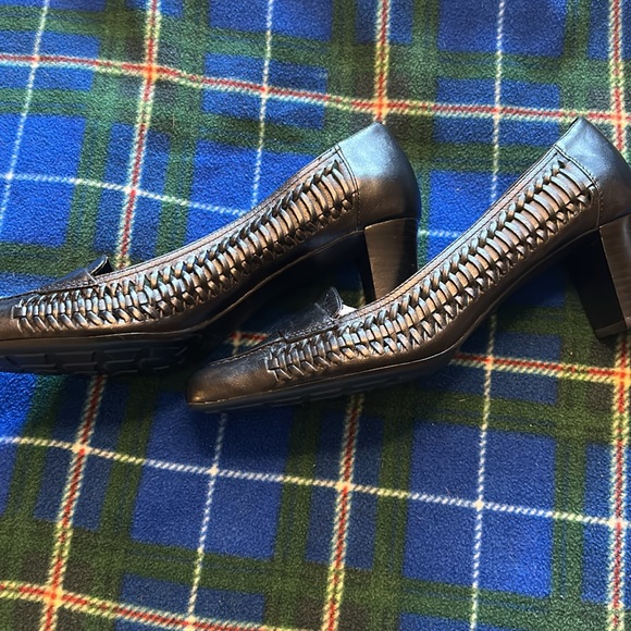 NWOT Etienne Aigner leather dress shoe - Picture 3 of 6